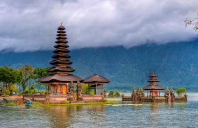1465391949_11-01-15-in-the-lake-hdr-candikuning-temple-dsc-9887and7more_700x390